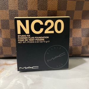 MAC studio fix powder plus foundation